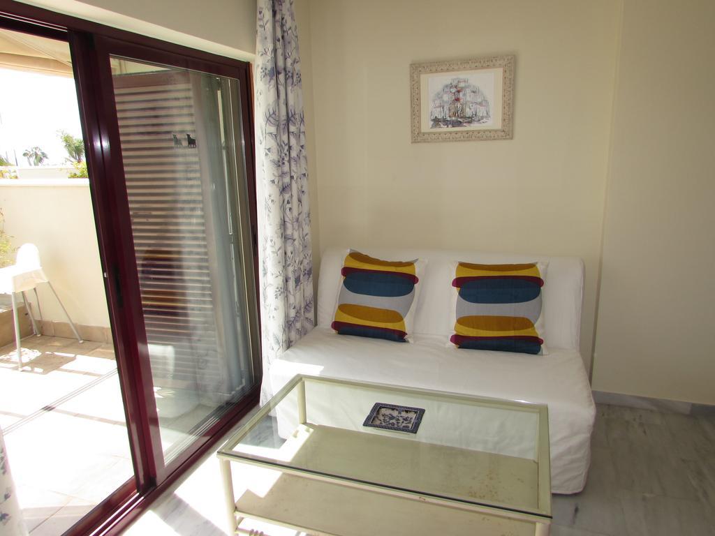 Home4Holidays Nerja Værelse billede